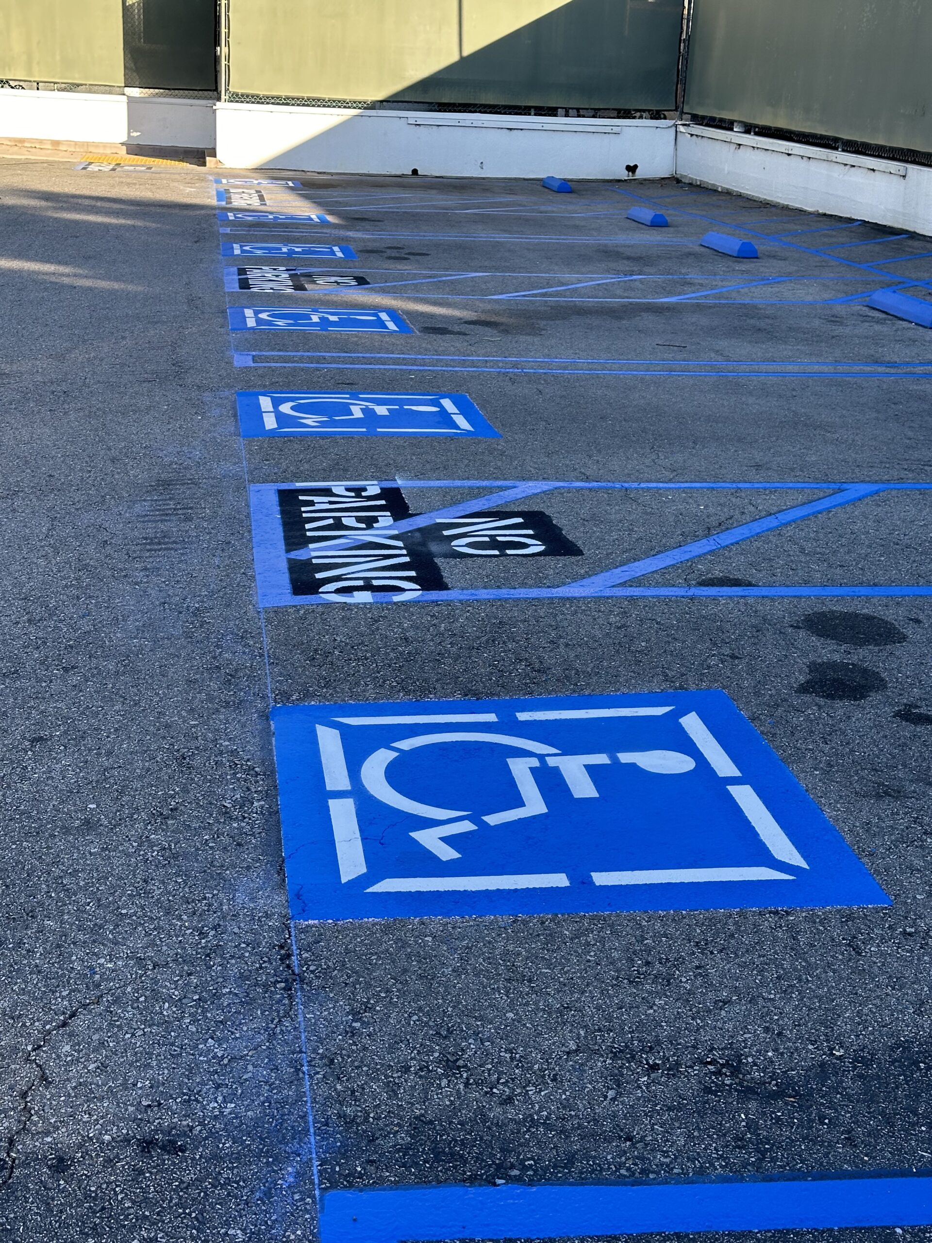 Commercial asphalt seal coating and re-striping California — Bowman Line Striping Inc